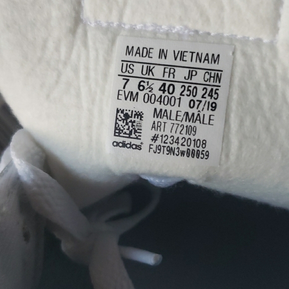 Adidas - Picture 4 of 4